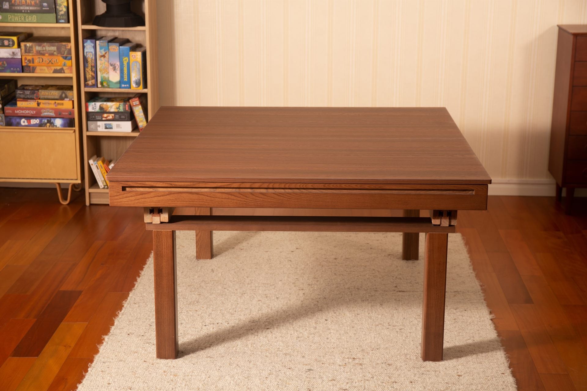 Extension table, compact